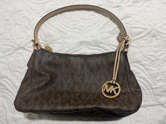 Michael Kors MK Signature Shoulder Bag