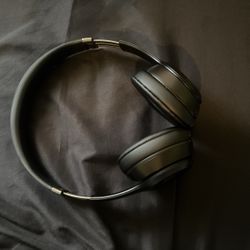 Beats solo 4
