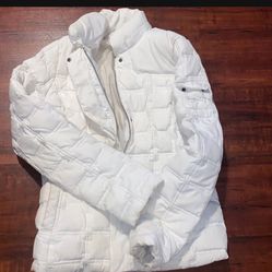 Tommy Hilfiger For Women And Youth Size Medium Perfect For Winter