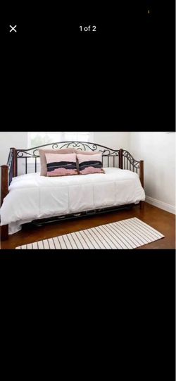 Wood Daybed with Twin mattress