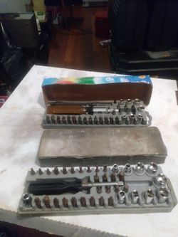 2 SET'S OF BITS & SOCKETS