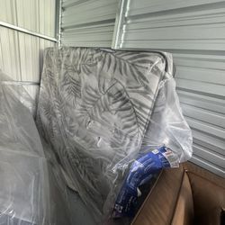 PosturePedic Queen Mattress - NEW