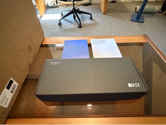 KEF LS50II Wireless W/Stands
