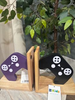 Gaming Controllers Book Ends