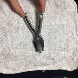 Hole Puncher, Single Hole Puncher 