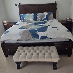 King Bed With Drawers 2 Night Stands And Foot Bench