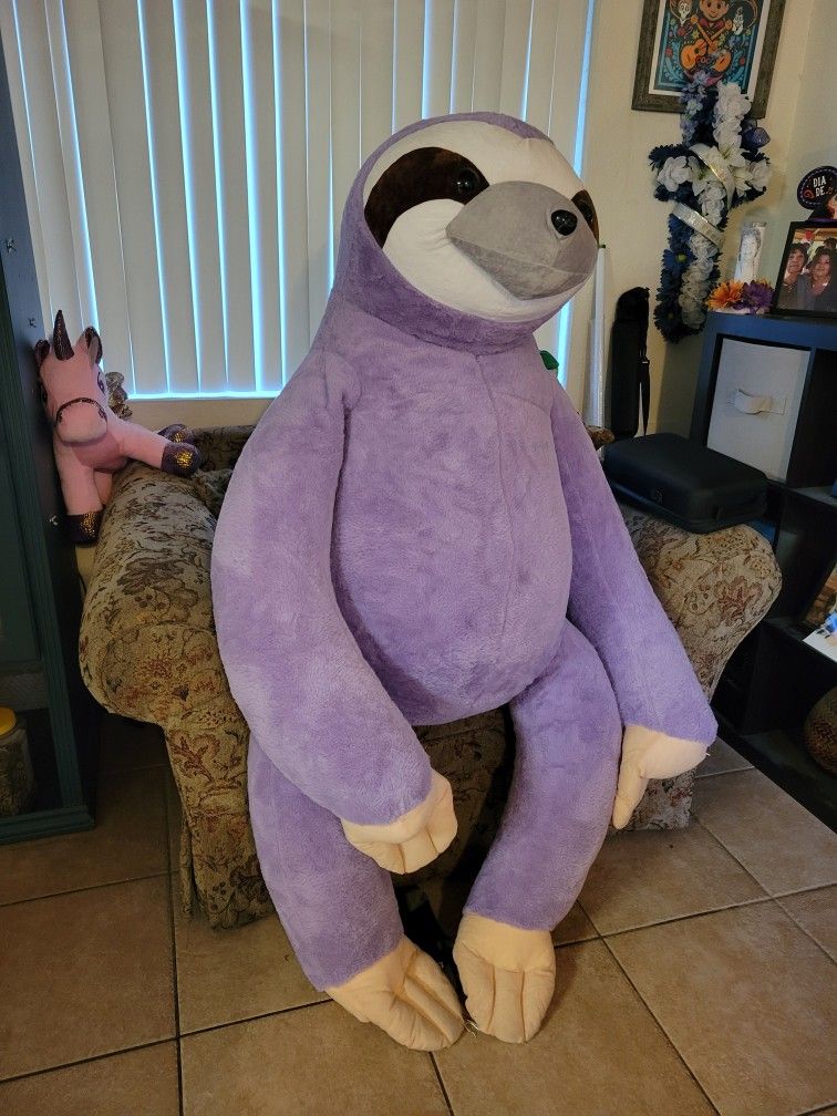 Giant SLOTH