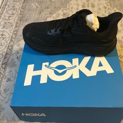 10 1/2 wide black brand new in box