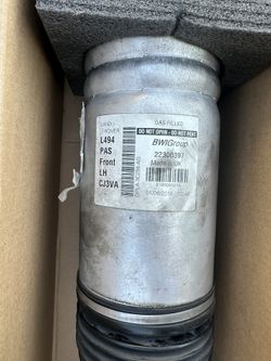 2015 Land rover range rover sport front struts, the price for one, original