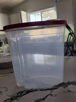 Tupperware Cereal Container