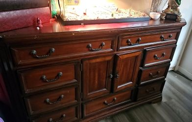 Cherry tree color chest