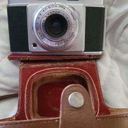 Ansco Super Memar camera. In great shape for the age.