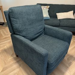 Rooms To Go Recliner 