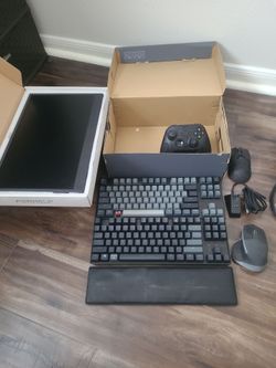 Gaming peripheral bundle. Flat monitor 16"/2 Keyboard/2 mice/Xbox controller