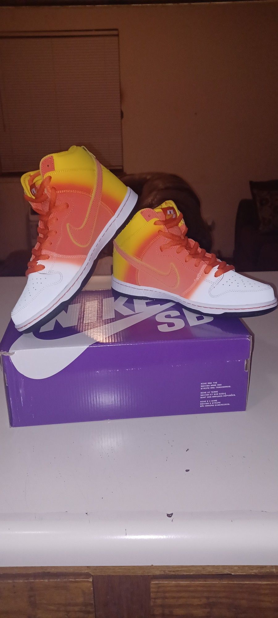 Nike dunk sb high candycorn