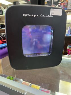 Frigidaire Retro 12-Can Mini Beverage/Skincare Cooler
