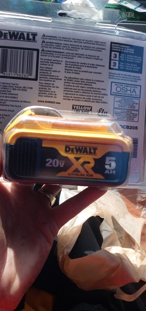Dewalt Atomic 20v Brushless Hammerdrill