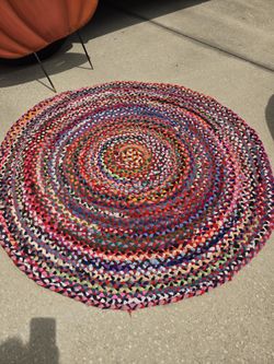 Lovely Boho Cottage Farmhouse Round Cotton Braided Or Rag Rug