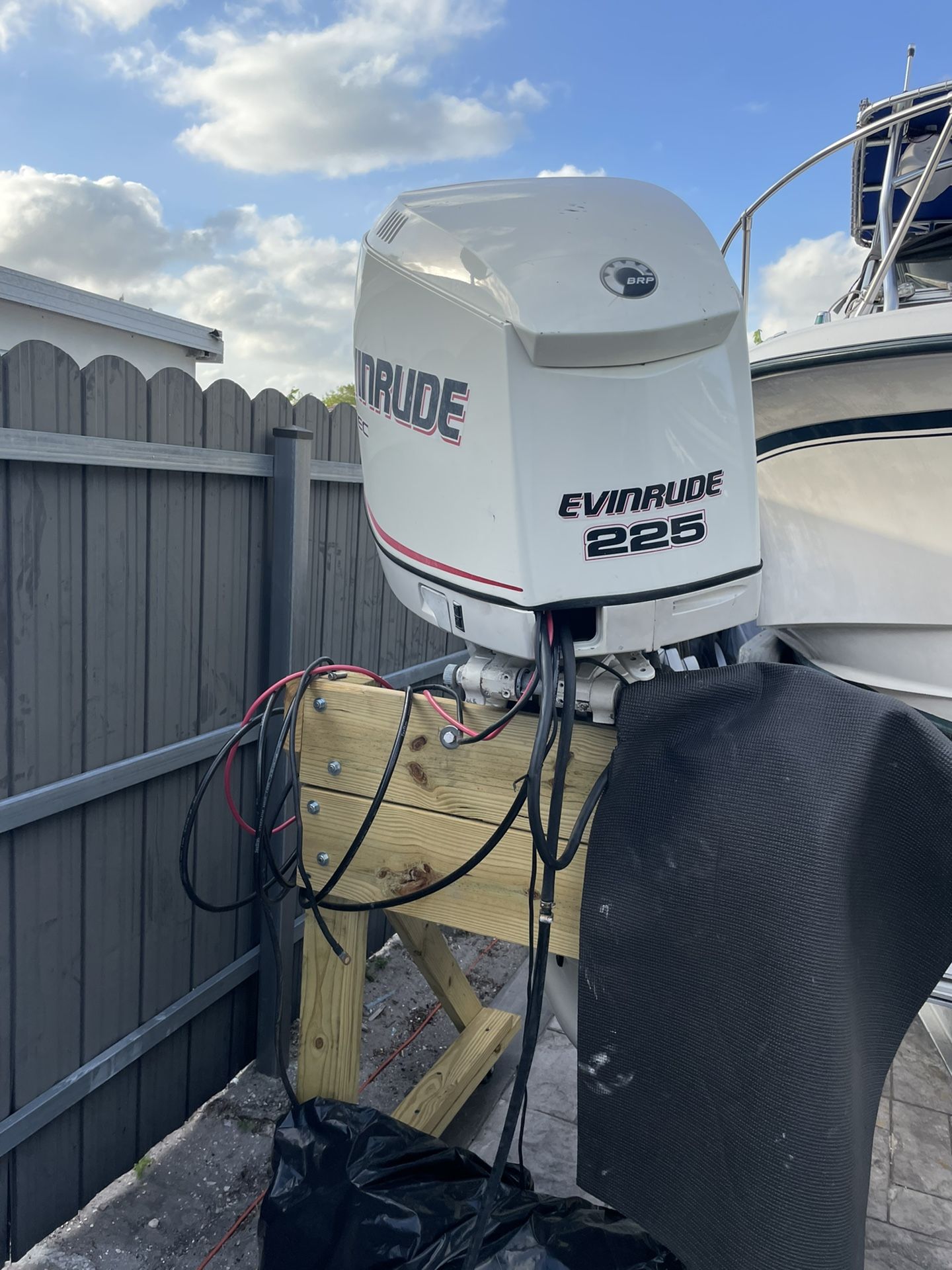 Evinrude Etec 2006 for Sale in Miami, FL OfferUp