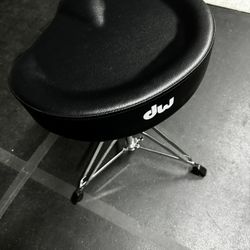 DW Throne