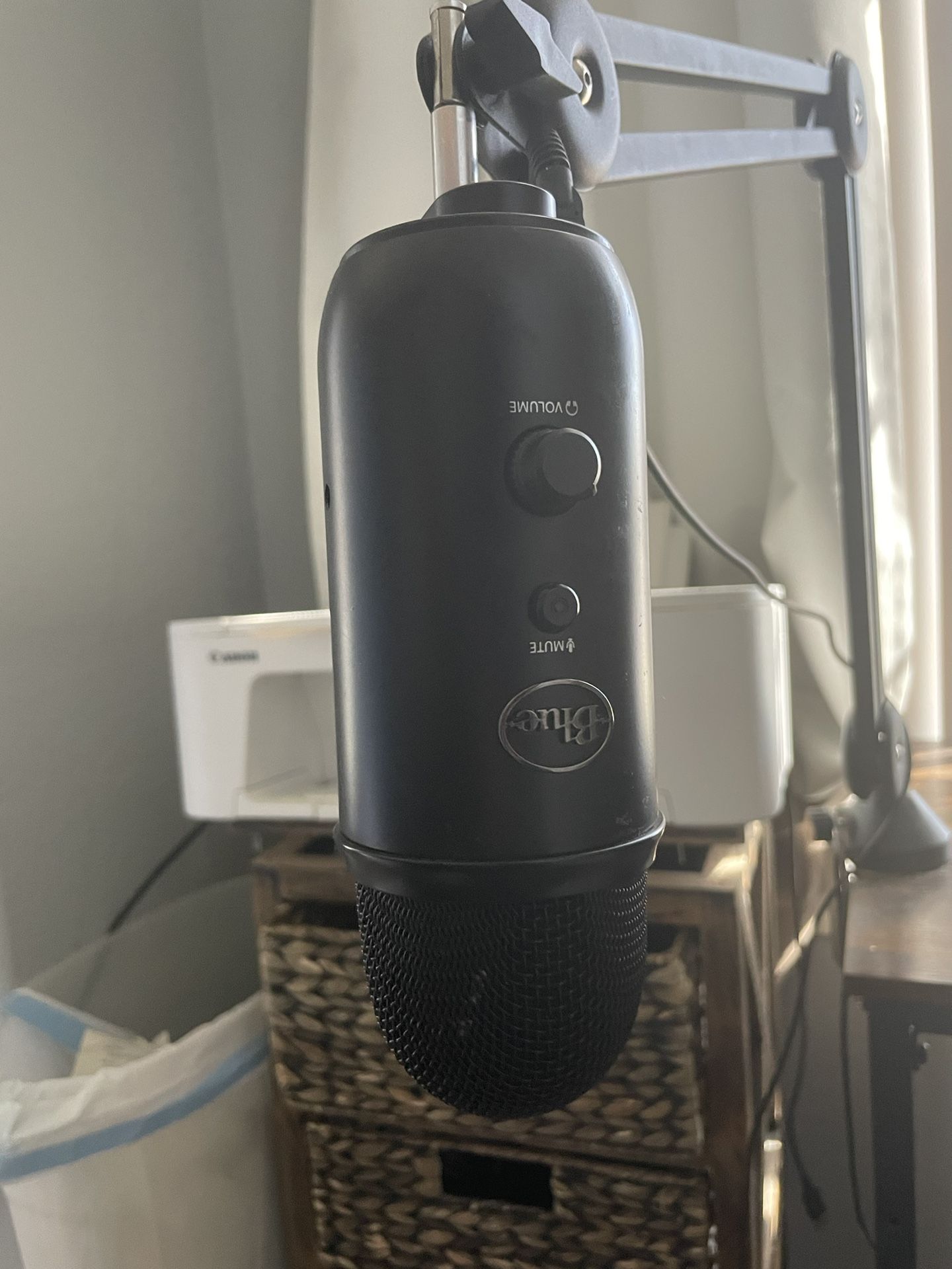 Logitech Blue Microphone With Boom Arm