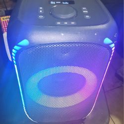 ONN BLUETOOTH PARTY SPEAKER    (PRICE IS DEFINITELY FINAL)