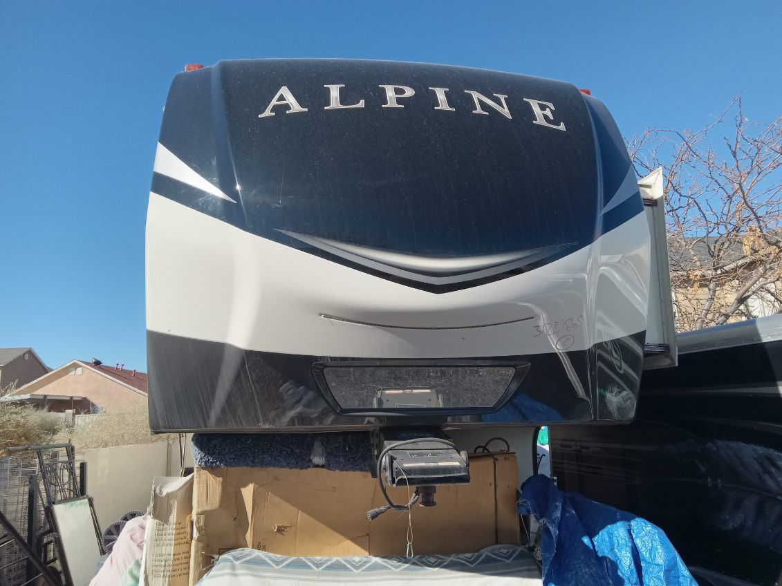 2021 Alpine Rv 38'