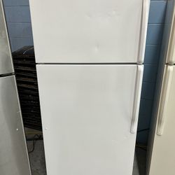 28” Wide 18 Cubic Foot Refrigerator 