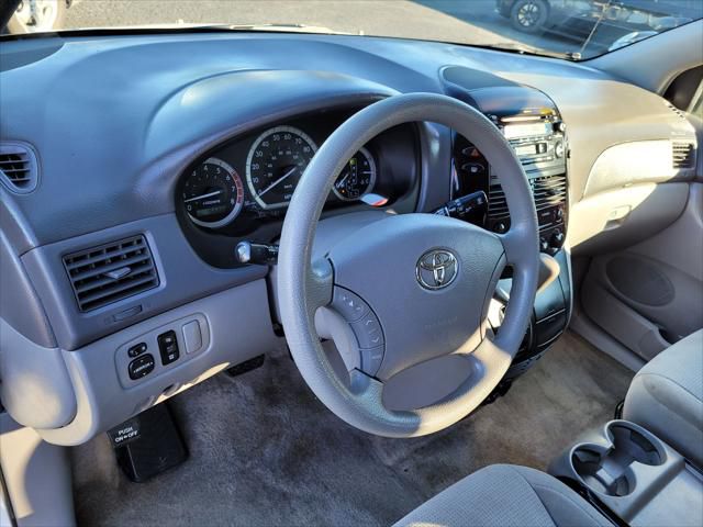 2005 Toyota Sienna