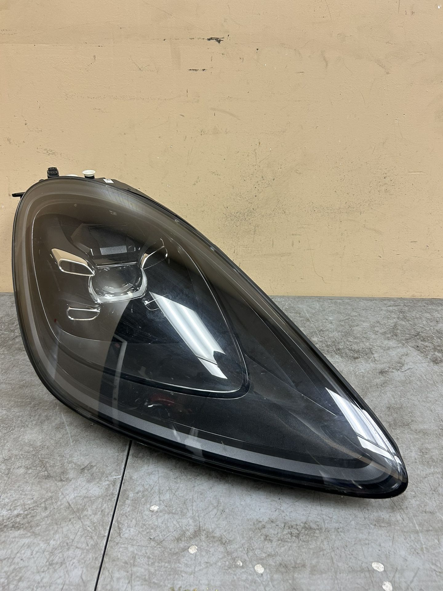 2019 2020 2021 2022 2023 Porsche Cayenne Right Passenger Side Black Adaptive Headlight Oem