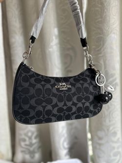 Black signature purse