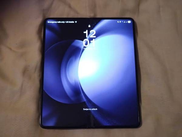 Samsung Galaxy Z Fold 5 256gb Factory Unlocked Clean IMEI