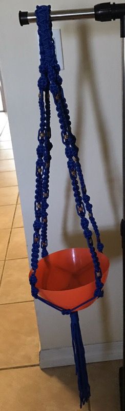 Macramé plant hanger