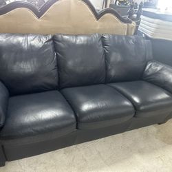 BLACK COUCH FREE DELIVERY 🚚 