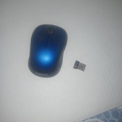 Wireless Mouse Logitech Comes with Battery, Ready To Go! - New!
