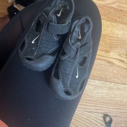 Boys Nike Summer Shoes 7c