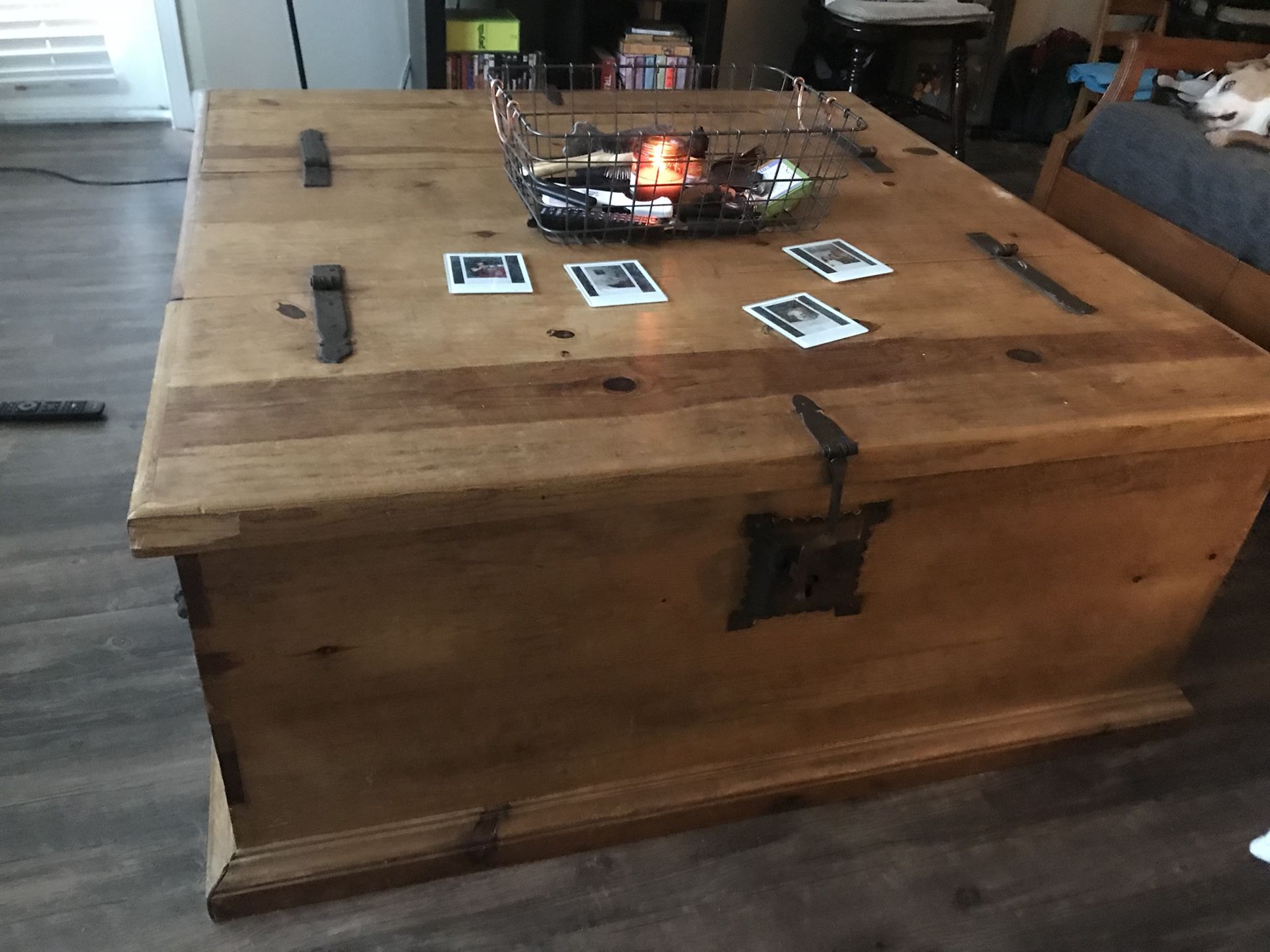 Trunk/Coffee table