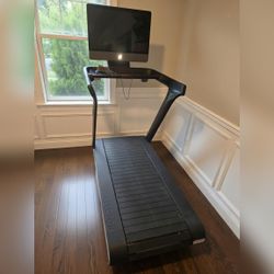 Peloton Tread+ - Excellent - 2020 - River Edge, NJ