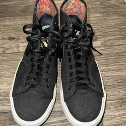 Nike, mid-top. Size 10