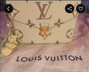 Reduced $400 Ivory Louis Vuitton Crossbody