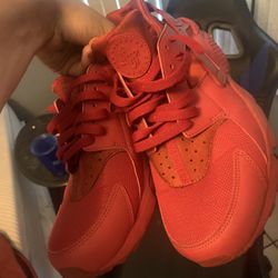 Nike Triple Red Air Huaraches  (Perfect Condition)