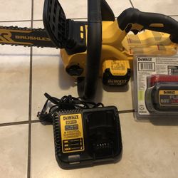 DEWALT CHAINSAW 12 INCHES 20V XR WITH BATTERY 6.0 AND CHARGER BRAND NEW