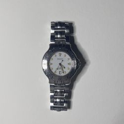 Gucci Diver Unisex Watch 9750M White Dial 38mm