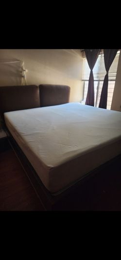 King size bed