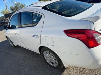 2012 Nissan versa