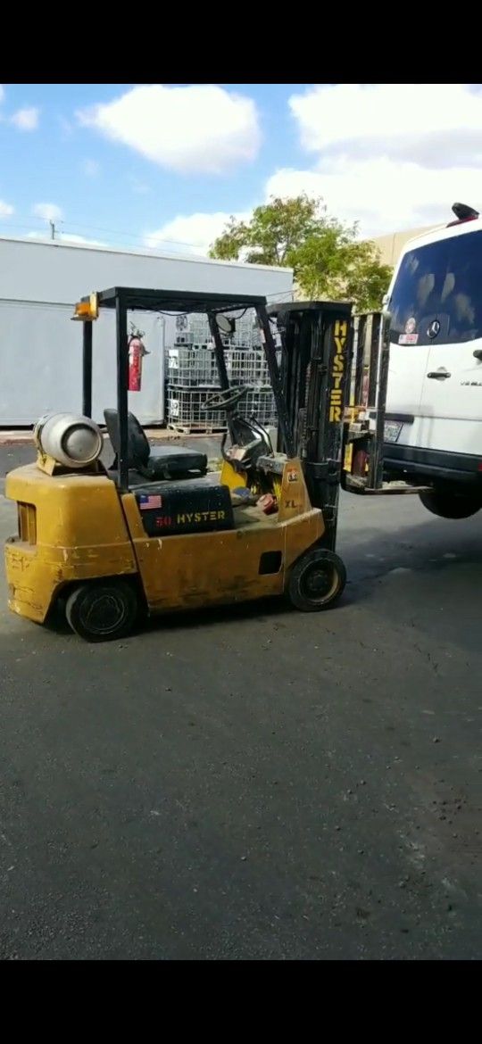 HYSTER S50XL FORKLIFT