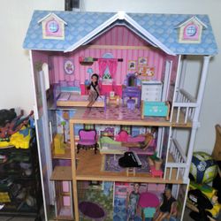 Doll House 
