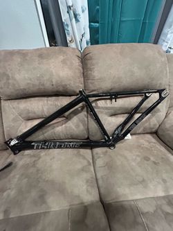 Lmk im selling a throne frame for 100 dollars dm me and it crack but u can get it fix