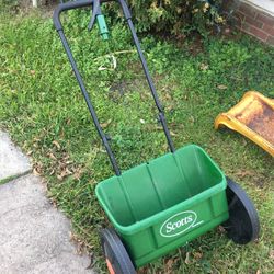 Scott’s Seeder Spreader