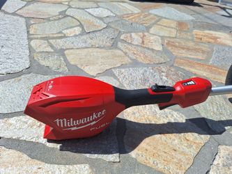 Milwaukee M18 FUEL Cordless String Trimmer